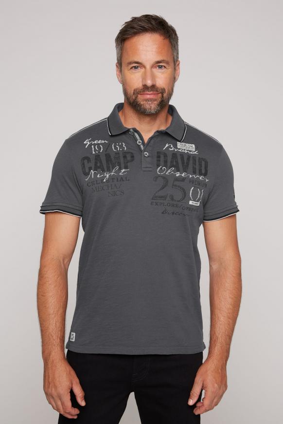 Poloshirt mit Label-Applikationen