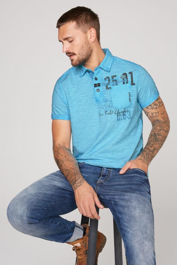 Poloshirt Oil Dyed mit Artworks und Tasche