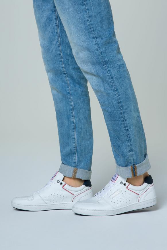 Premium Sneaker aus perforiertem Leder
