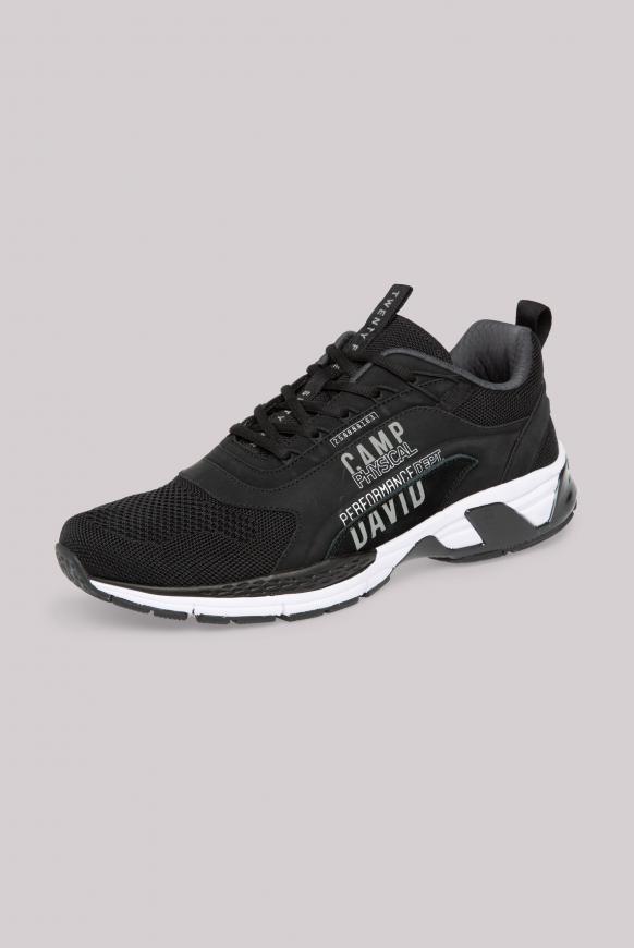 Premium Sneaker im Materialmix
