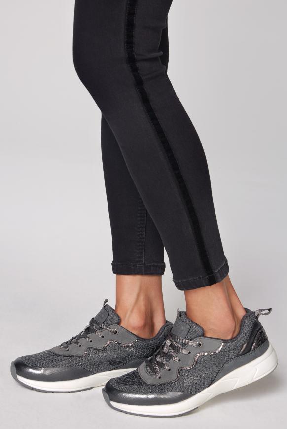 Premium Sneaker im Metallic Look