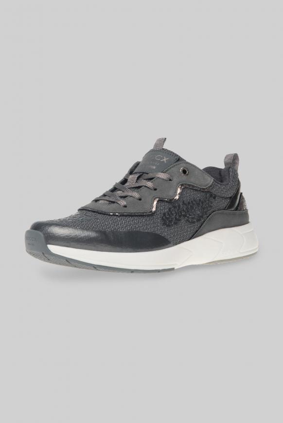 Premium Sneaker im Metallic Look