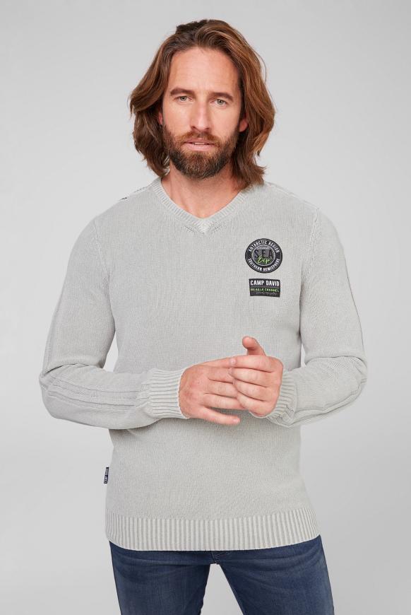 Pullover aus Chenille mit Label Patches light grey