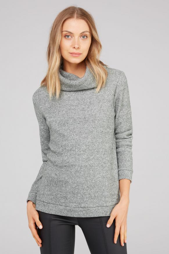Pullover in Rippstrick mit Rollkragen