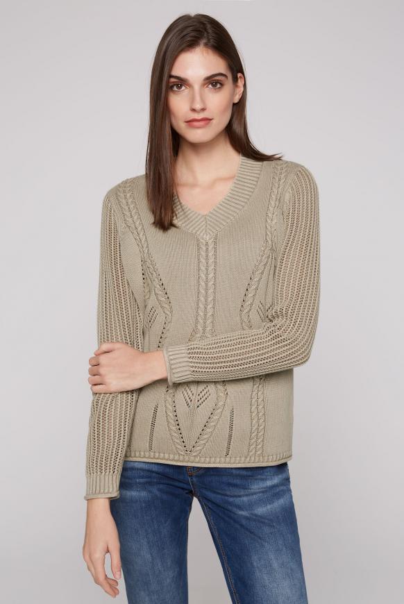 Pullover mit Strickmustern und V-Ausschnitt soft olive