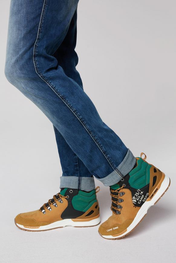 Robuster Sneaker in Wanderschuh-Optik