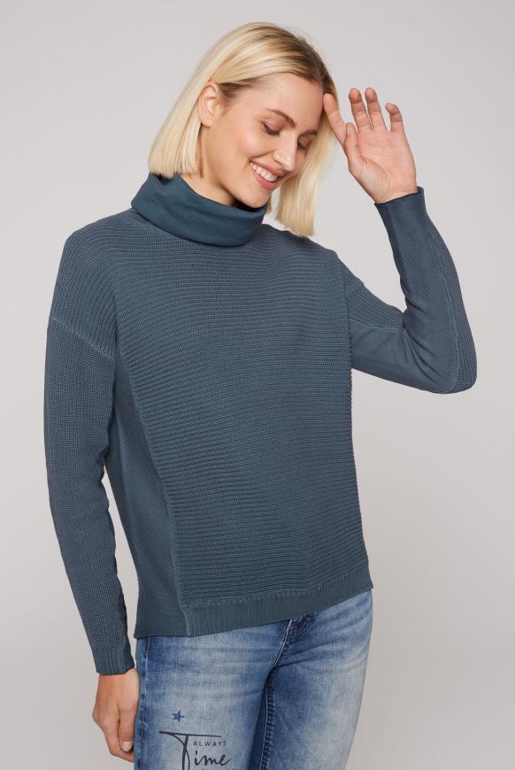 Rollkragenpullover mit Intarsien-Strick