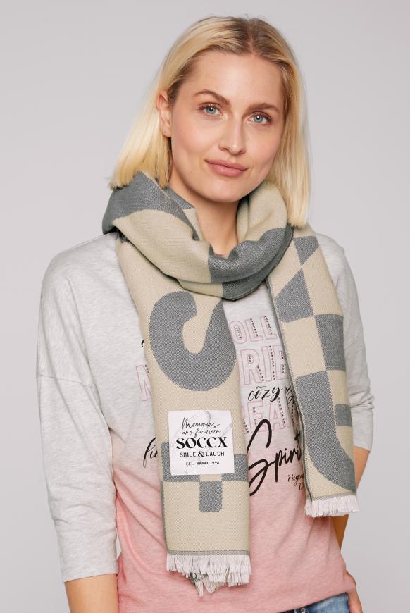 Schal mit Intarsia-Muster