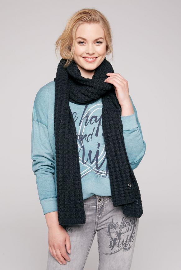 Schal mit Strickmuster