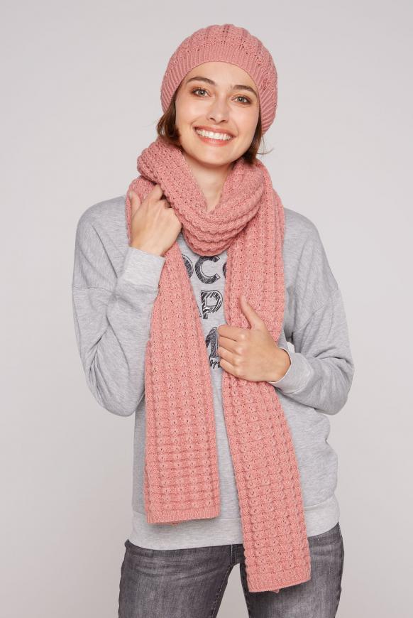 Schal mit Strickmuster