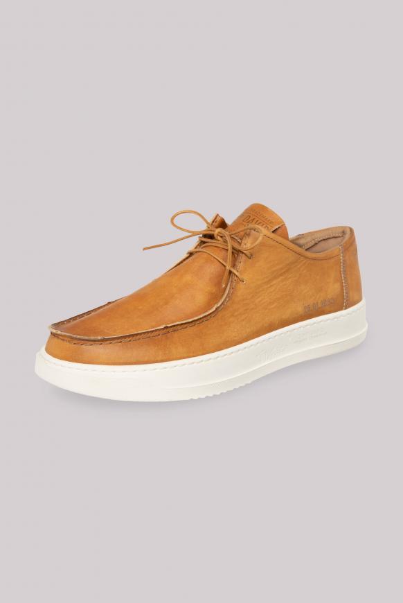 Schnür-Schuh aus Leder im Mokassin-Stil