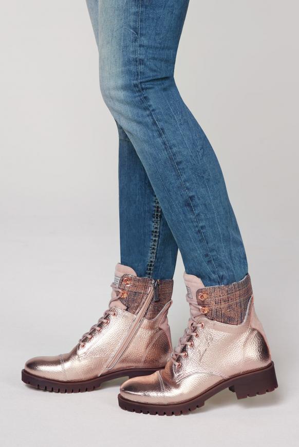 Schnürboots aus Leder mit Metallic-Coating