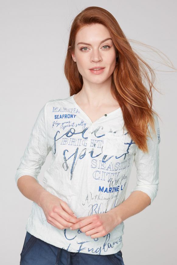 Serafino-Shirt mit Crinkle-Optik und Prints
