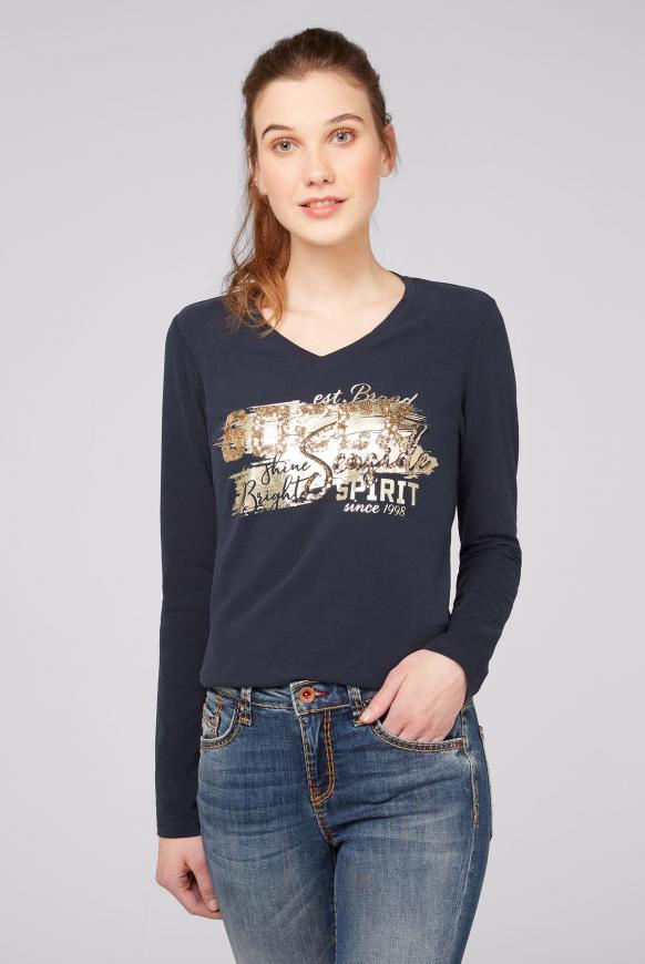 Shirt mit V-Ausschnitt und Logo Artwork