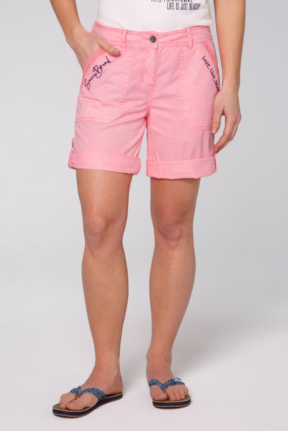 Shorts mit Spitzenborte und Stickereien pink shell