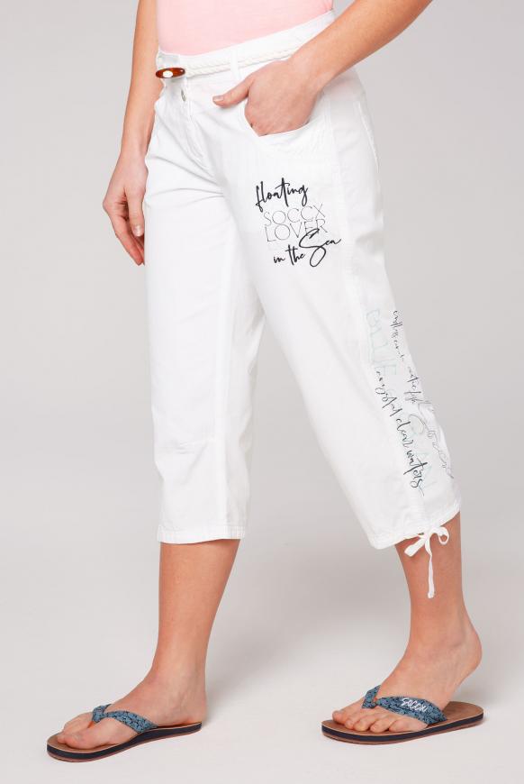 Skater-Bermuda mit Gürtel und Label Prints