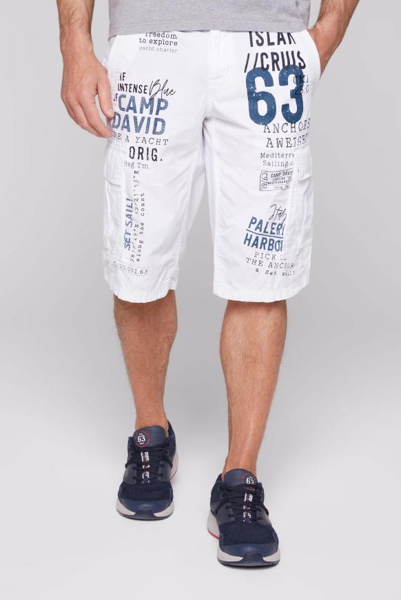 Skater Bermuda mit vielen Label Prints