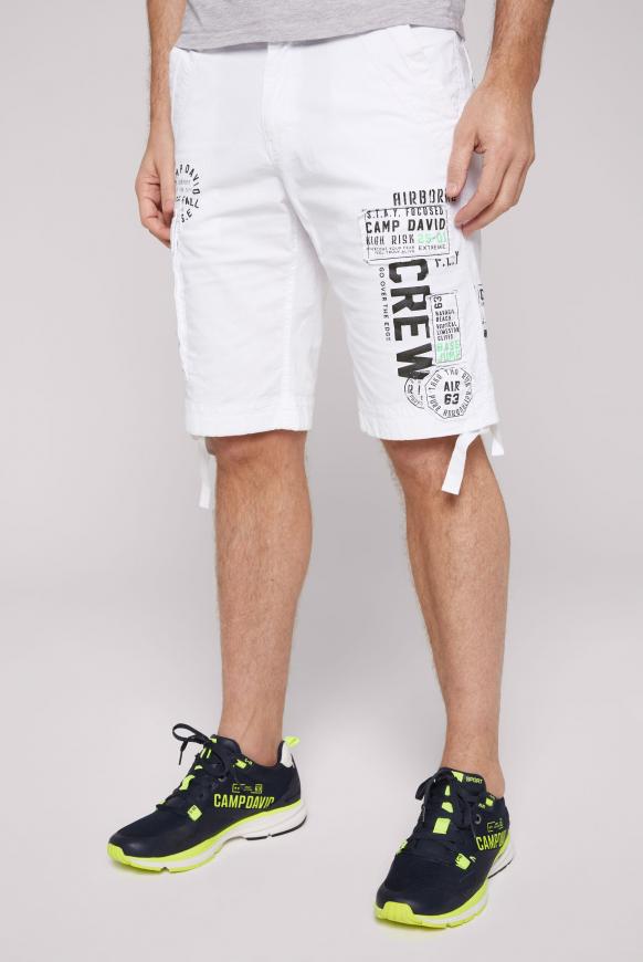 Skater Shorts mit Label-Applikationen
