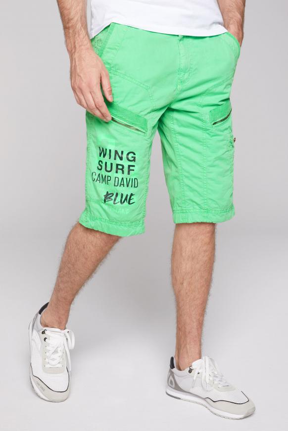 Skater Shorts mit Label Prints und Tapes