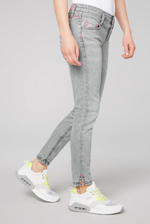 Slim Fit Jeans KI:RY mit Kontrastnähten
