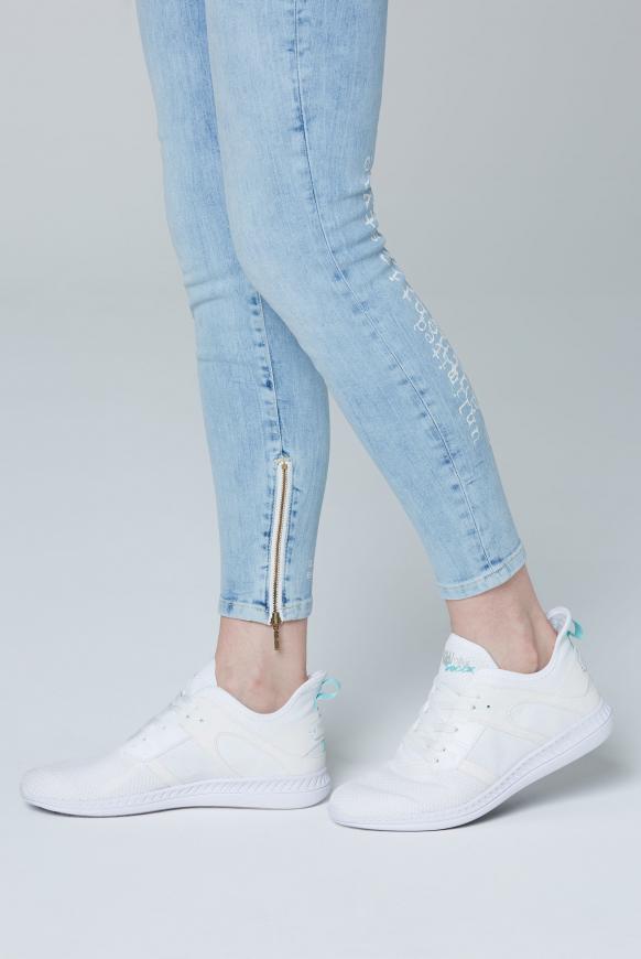Sneaker aus Mesh
