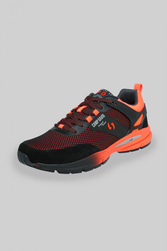 Sneaker mit Mesh-Struktur