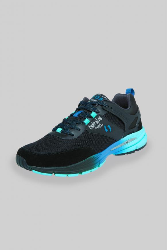 Sneaker mit Mesh-Struktur