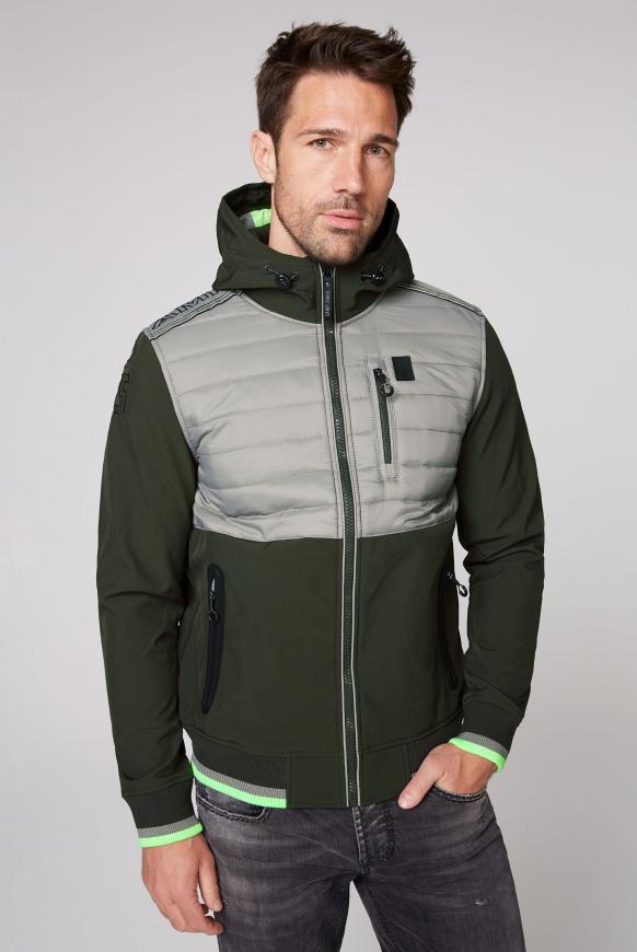 Softshelljacke mit Nylon-Einsätzen und Kapuze