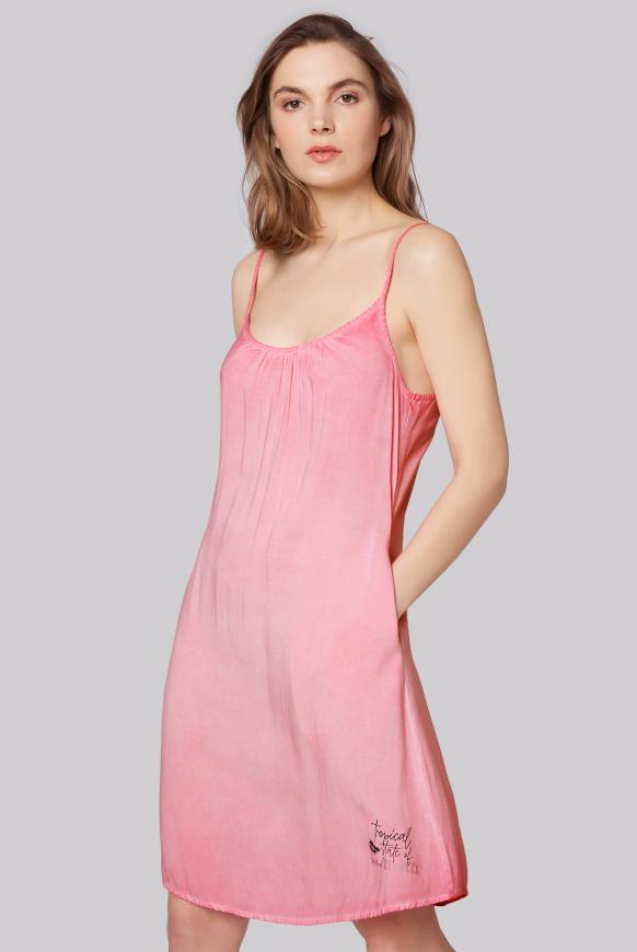 Sommerkleid mit Träger-Design am Rücken