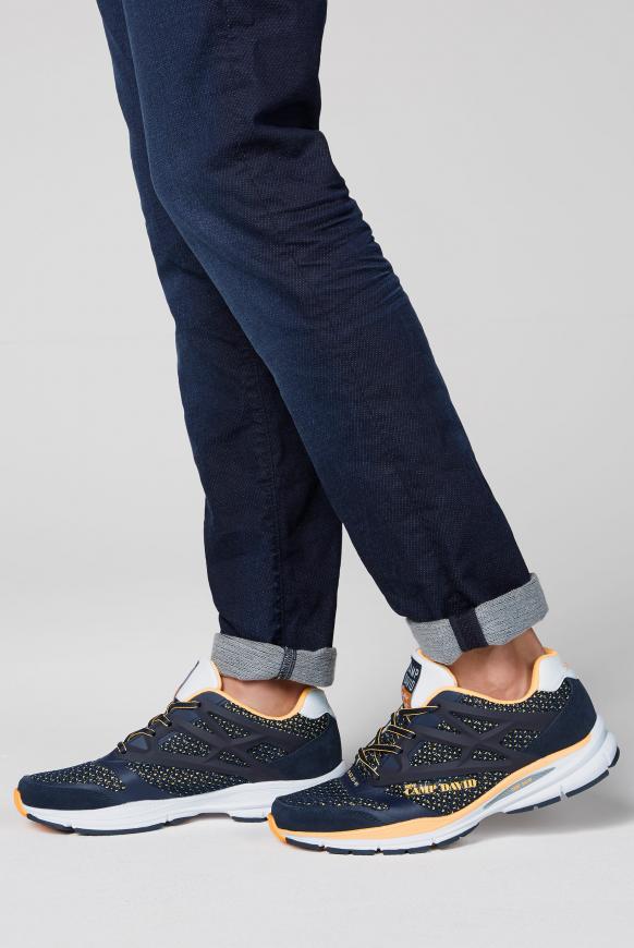 Sportlicher Sneaker mit Strick-Struktur