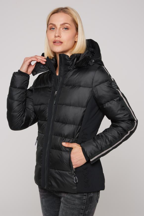 Steppjacke mit geprägten Logo Artworks