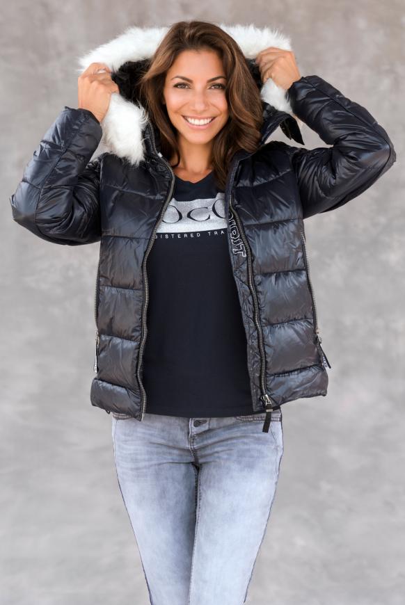 Steppjacke mit Kapuze und Kunstfell
