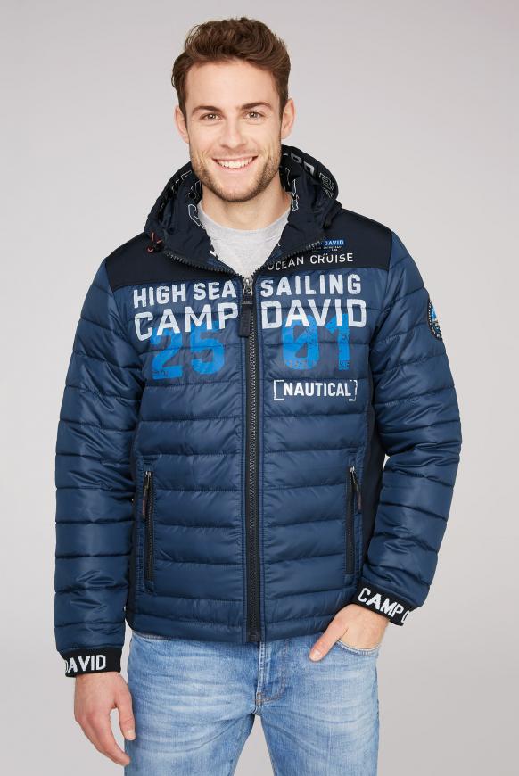 Steppjacke mit Kapuze und Logo Artworks