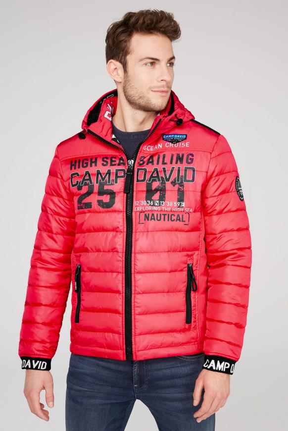 Steppjacke mit Kapuze und Logo Artworks