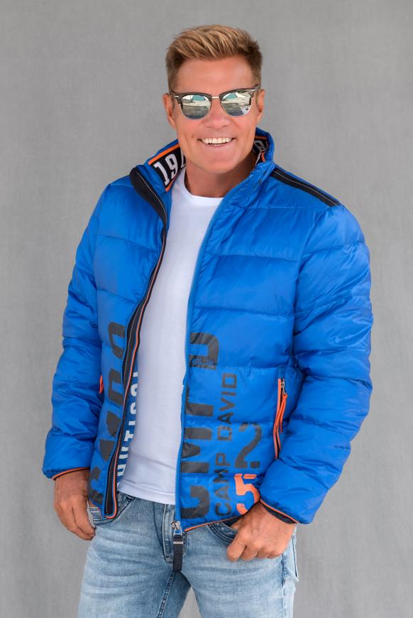 Steppjacke mit Logo Print