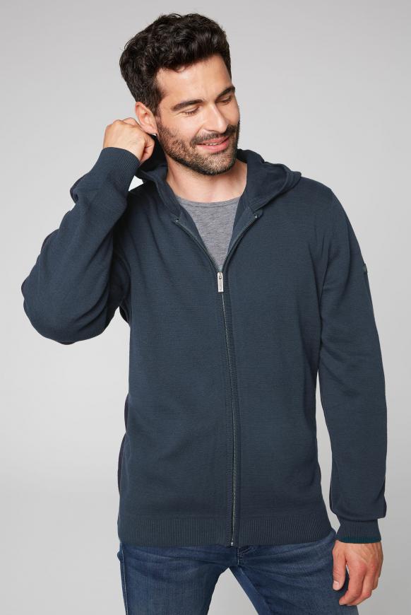 Strickjacke mit Kapuze