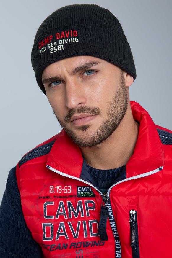 Strickmütze mit Logostickerei