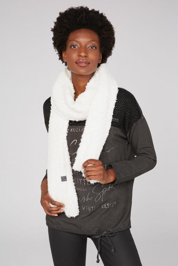 Strickschal in Sherpa-Optik