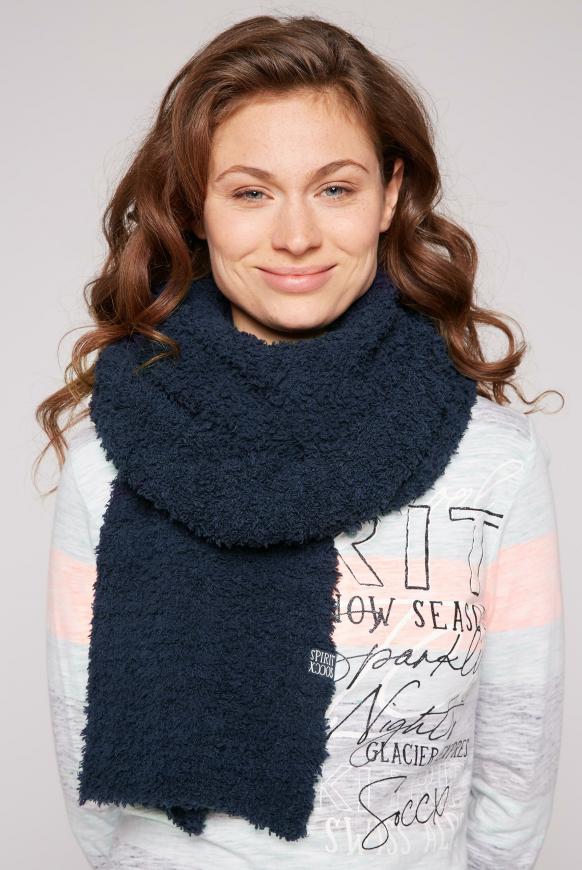 Strickschal in Sherpa-Optik