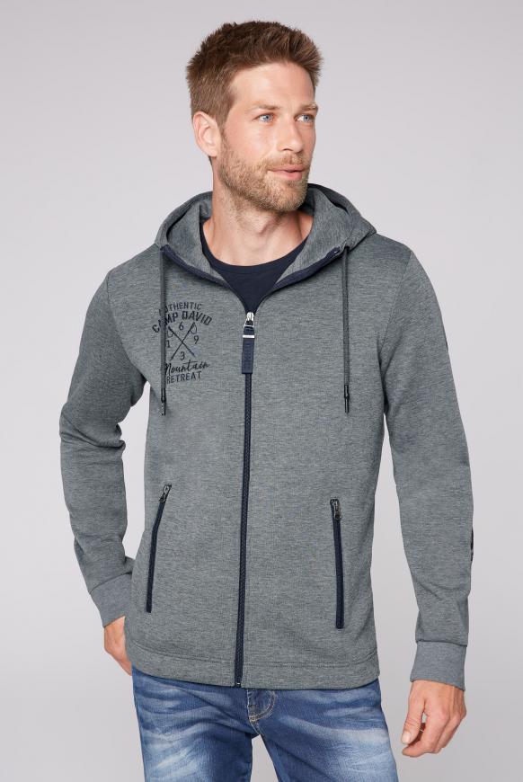 Sweatjacke mit Kapuze und Stickereien