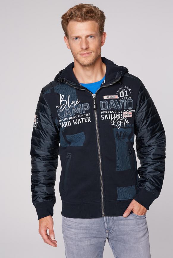 Sweatjacke mit Steppärmeln und Kapuze