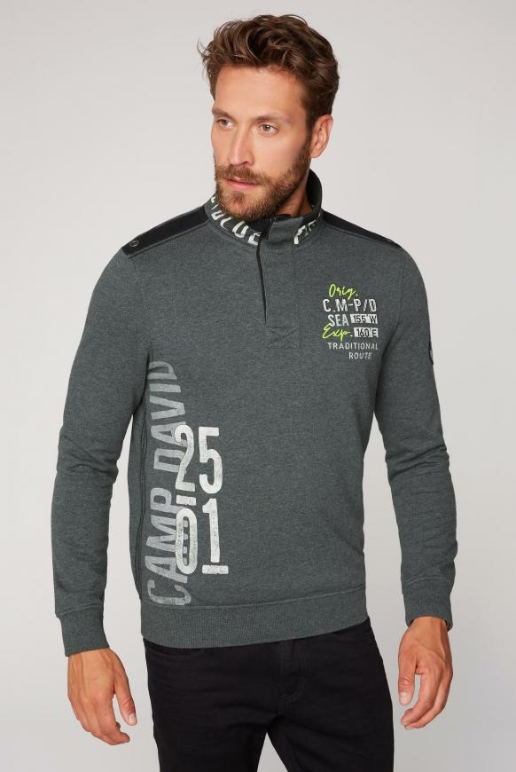 Sweatshirt mit Troyer-Kragen und Artworks