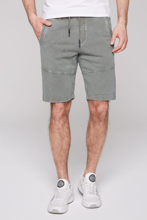 Sweatshorts mit Used-Waschung und Prints