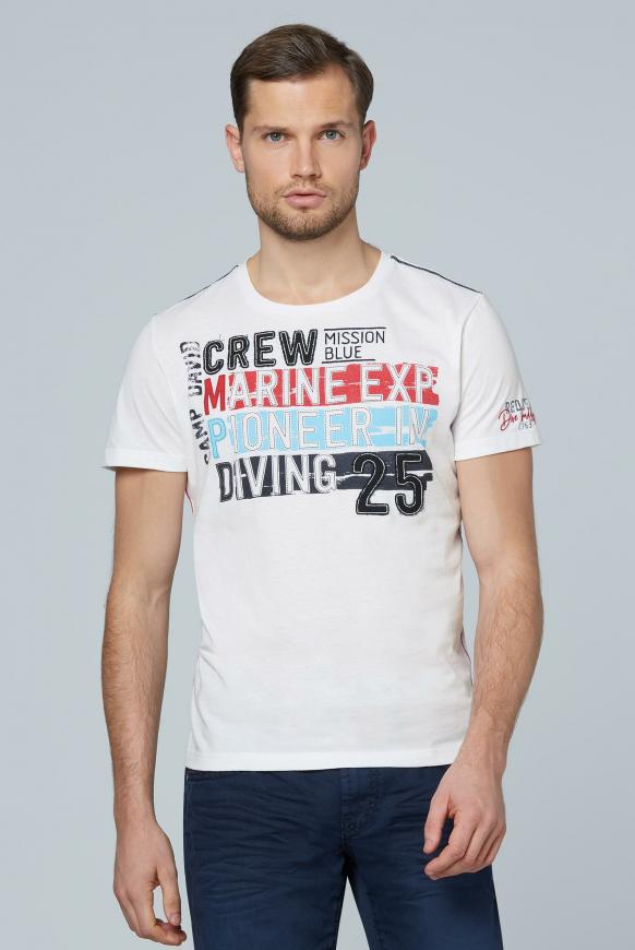 T-Shirt mit großen Label-Applikationen