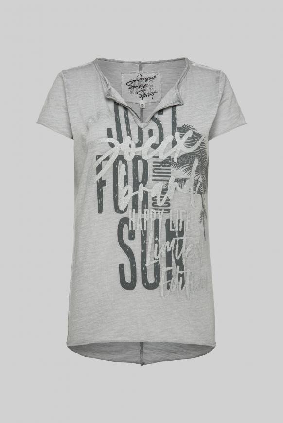T-Shirt mit Label Print und Used Look