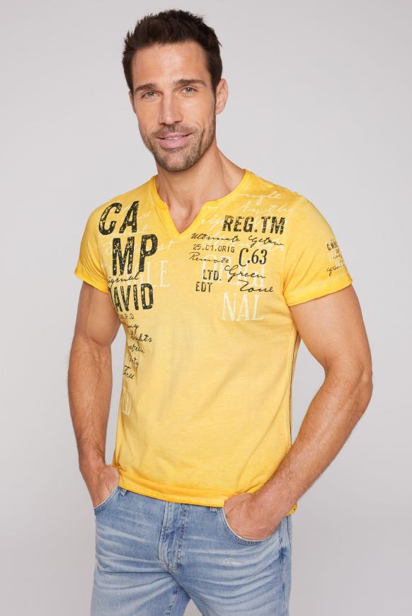 T-Shirt mit Used-Optik und Artworks mountain yellow