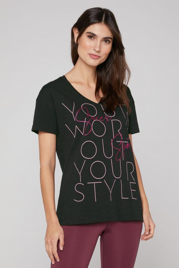 T-Shirt mit V-Ausschnitt und Wording Print black