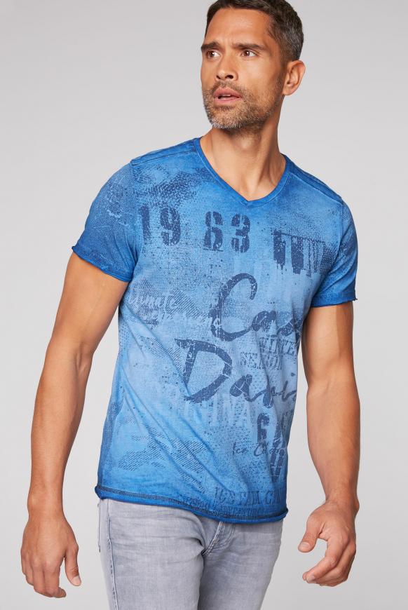 T-Shirt mit V-Neck und All Over Print