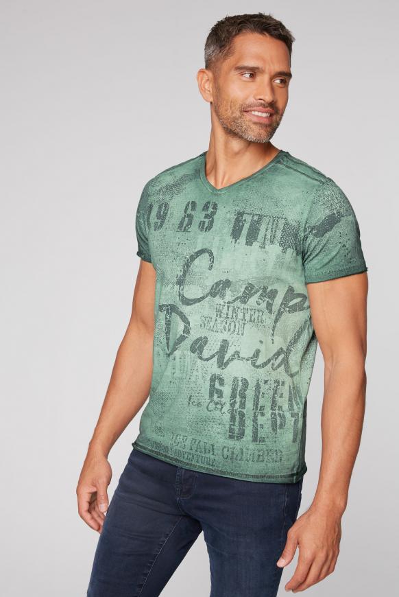 T-Shirt mit V-Neck und All Over Print