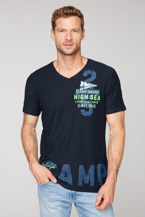T-Shirt mit V-Neck und Artworks